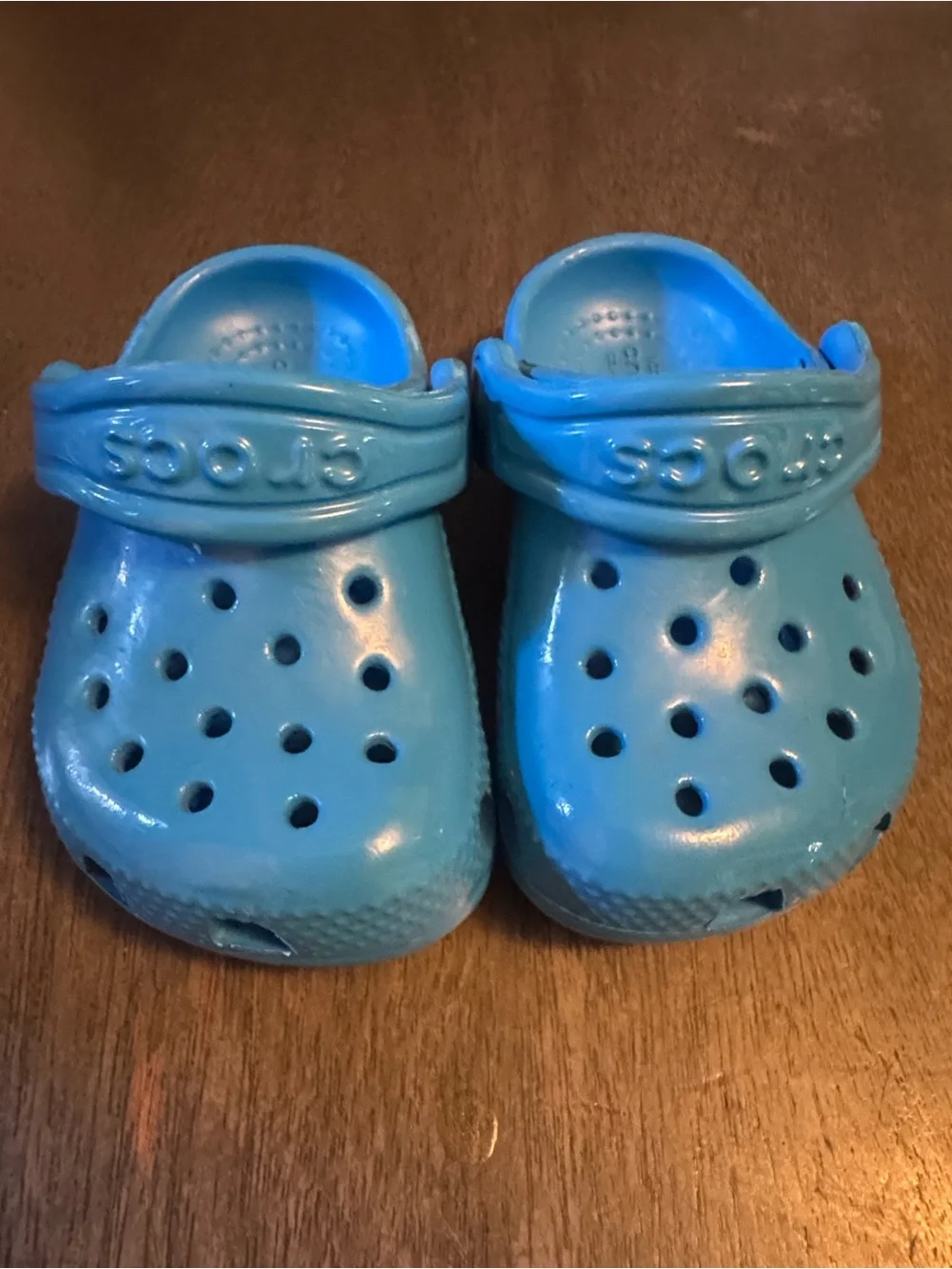 CROCS Kids Classic Clog in Bright Blue size 5